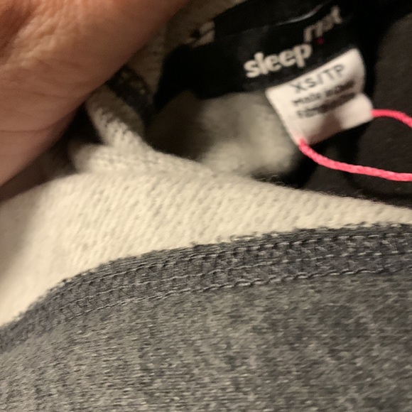 NWT Sleep Riot cropped distressed hoody - Picture 5 of 5